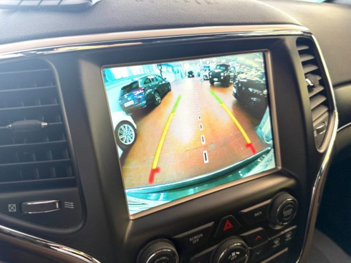 Jeep Grand Cherokee 3.0 V6 CRD 250 CV Multijet II Limited (14)