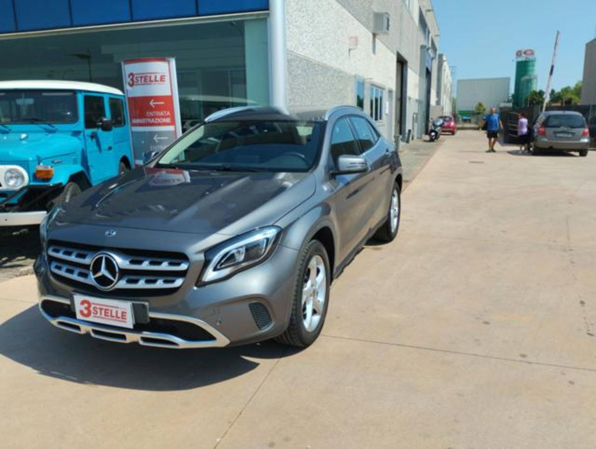 Mercedes-Benz GLA SUV 180 d Automatic Business (2)