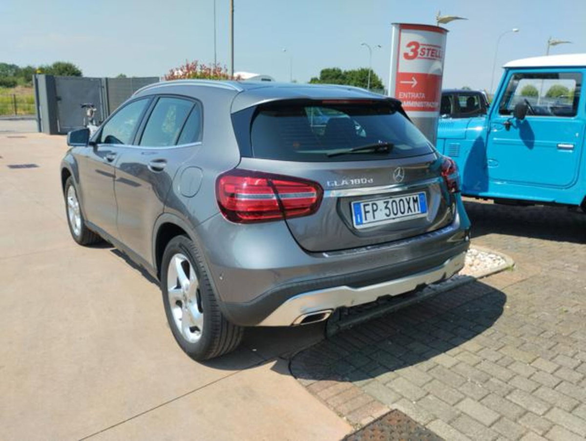 Mercedes-Benz GLA SUV 180 d Automatic Business (3)