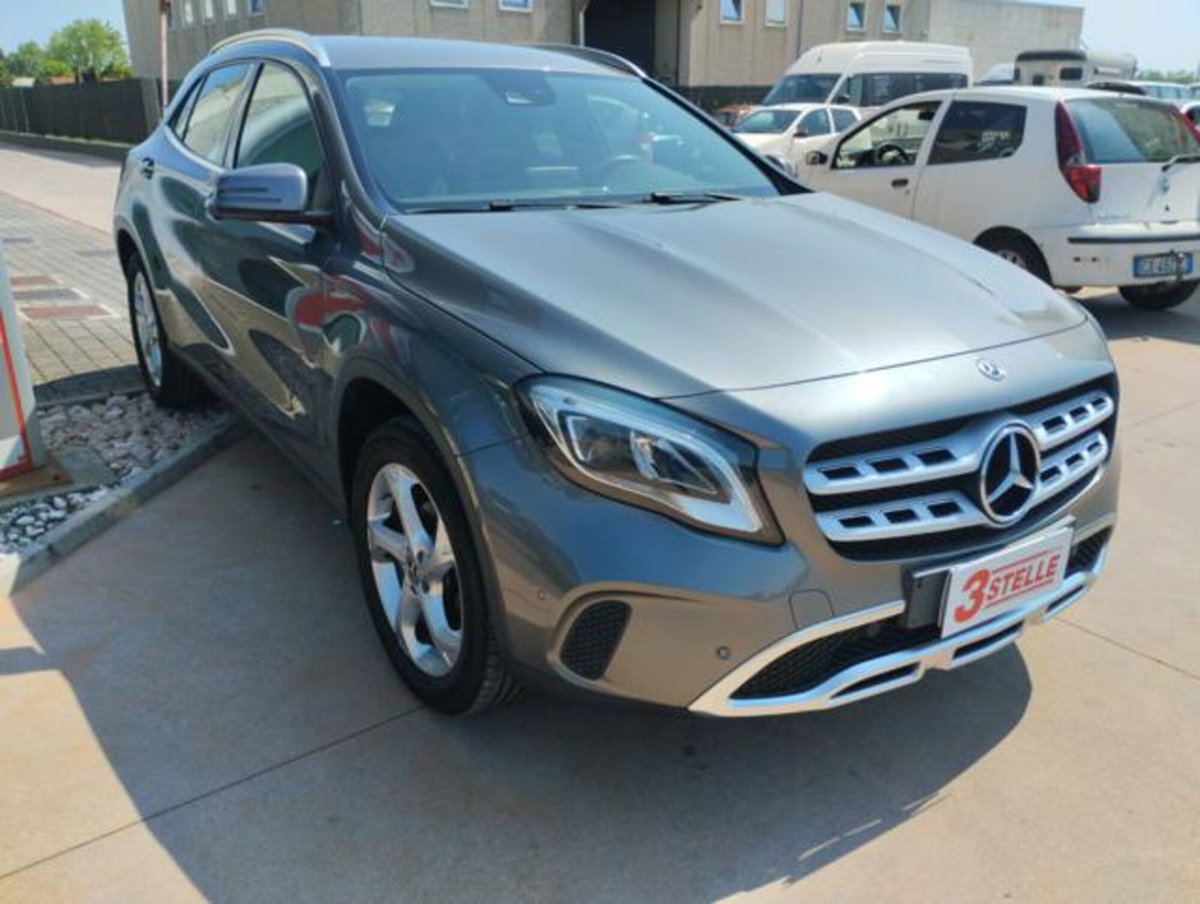 Mercedes-Benz GLA SUV 180 d Automatic Business (4)