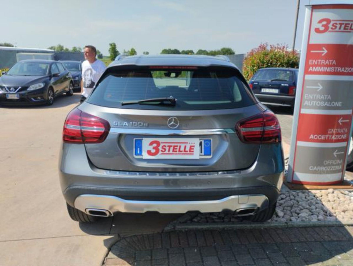 Mercedes-Benz GLA SUV 180 d Automatic Business (5)