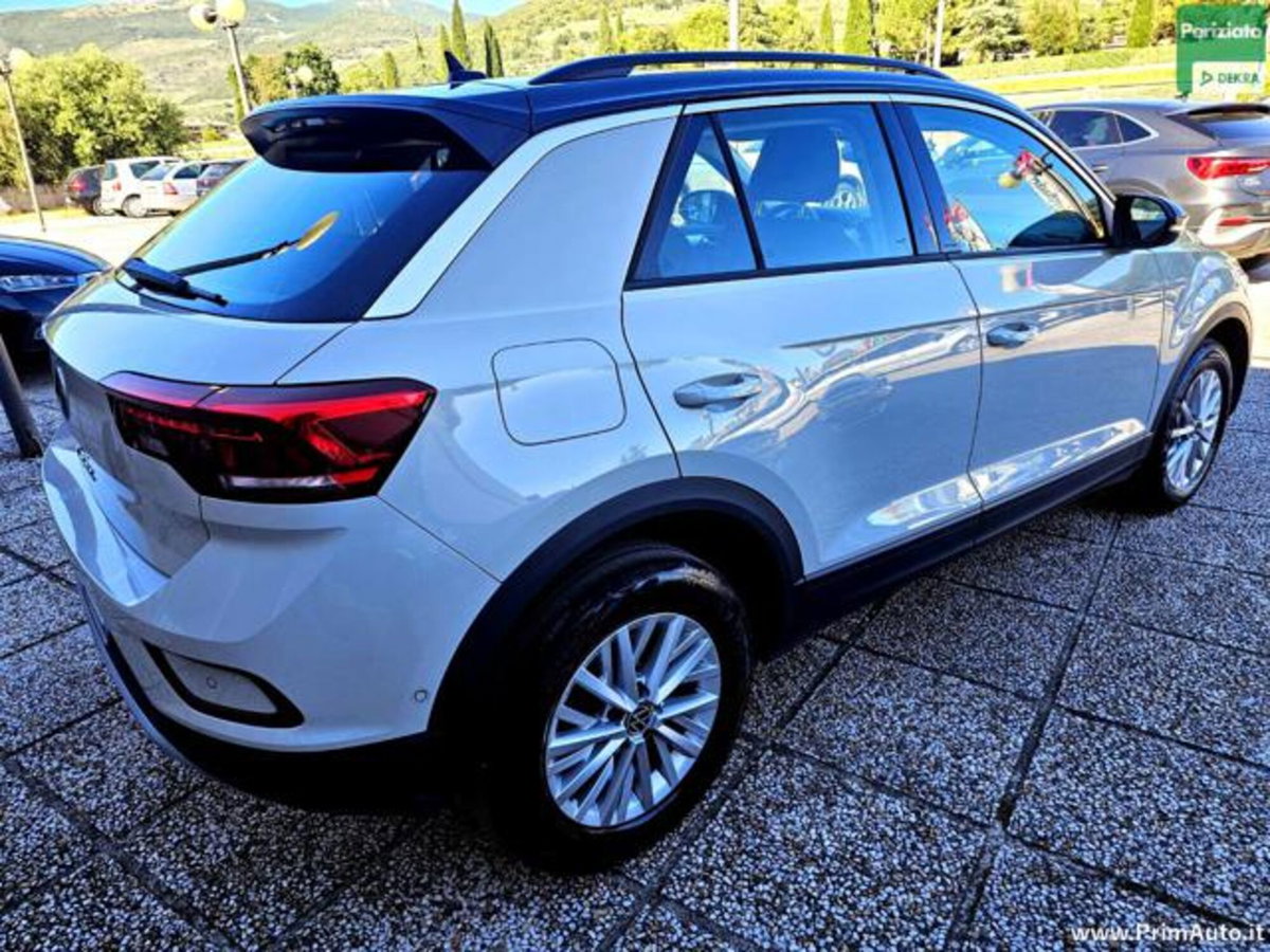 Volkswagen T-Roc 1.0 TSI Life (5)