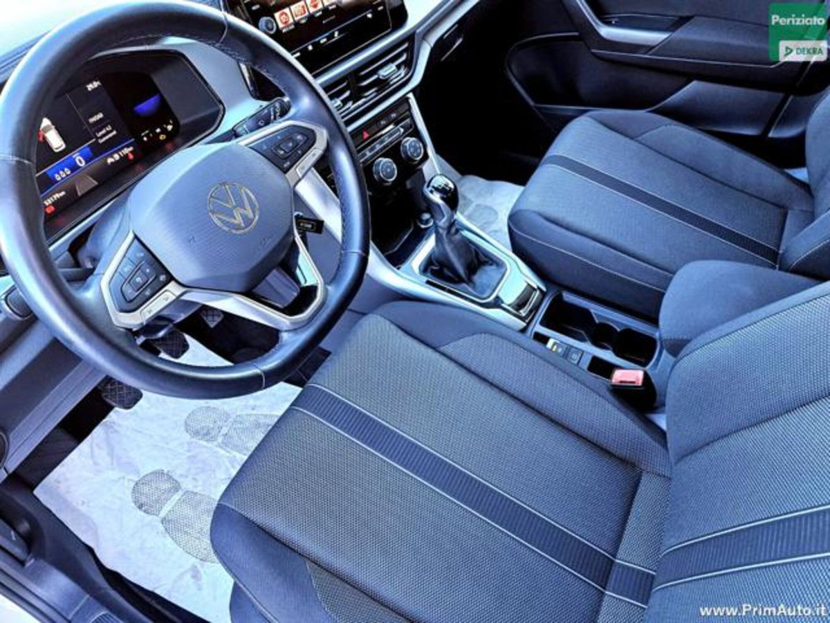 Volkswagen T-Roc 1.0 TSI Life (9)