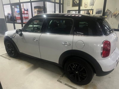 MINI Mini Countryman 2.0 Cooper D Countryman Automatica (2)