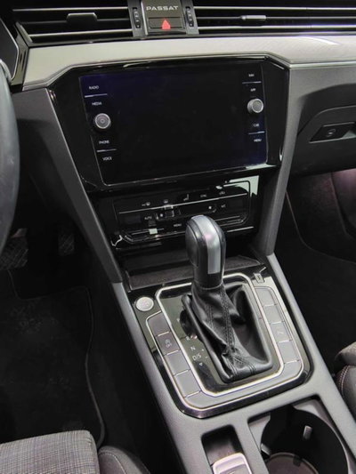 Volkswagen Passat Variant 2.0 TDI SCR 122 CV EVO DSG Business (7)