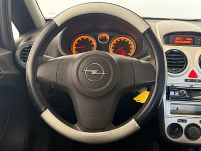 Opel Corsa 1.2 5 porte Cosmo (12)