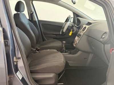 Opel Corsa 1.2 5 porte Cosmo (18)