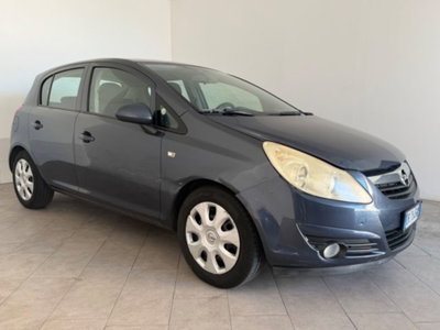 Opel Corsa 1.2 5 porte Cosmo (3)