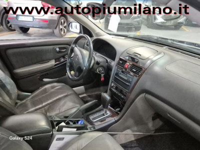 Nissan Maxima QX 2.0 V6 24V (11)