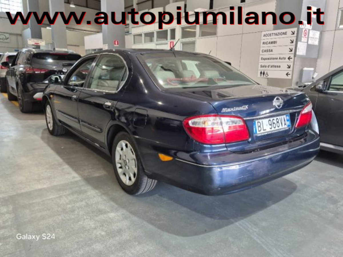 Nissan Maxima QX 2.0 V6 24V (2)