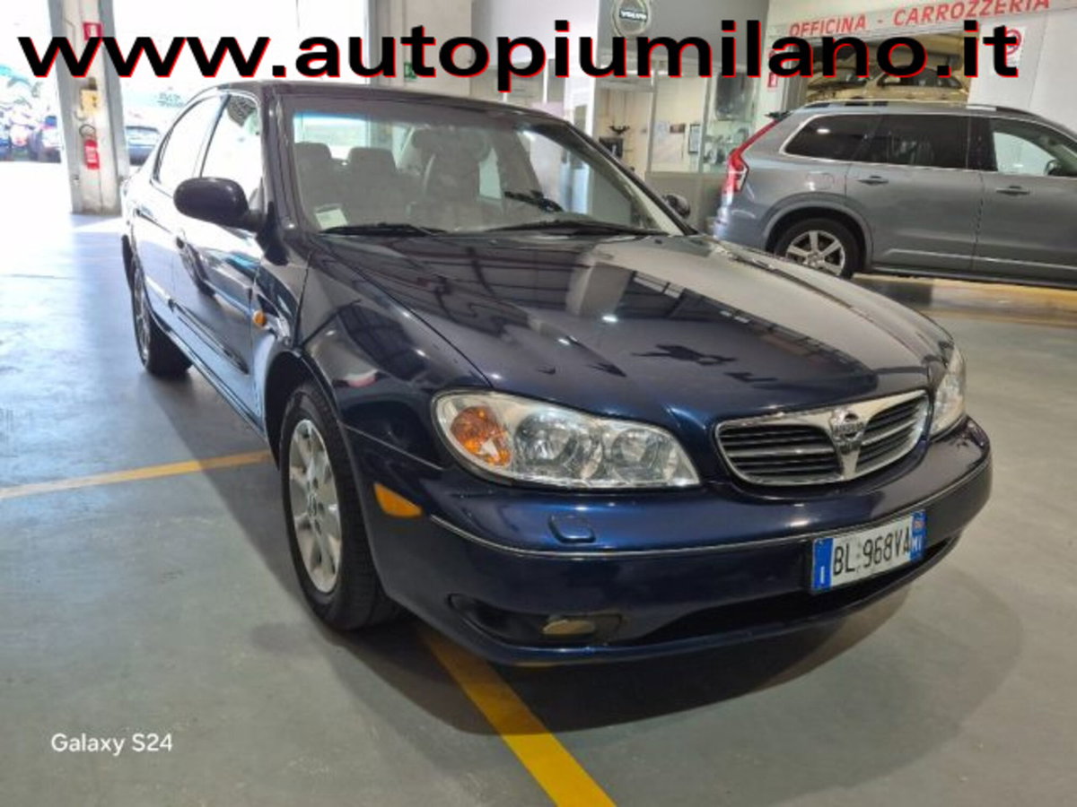 Nissan Maxima QX 2.0 V6 24V (4)