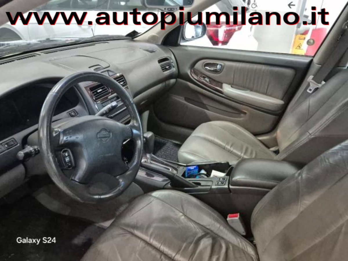 Nissan Maxima QX 2.0 V6 24V (5)