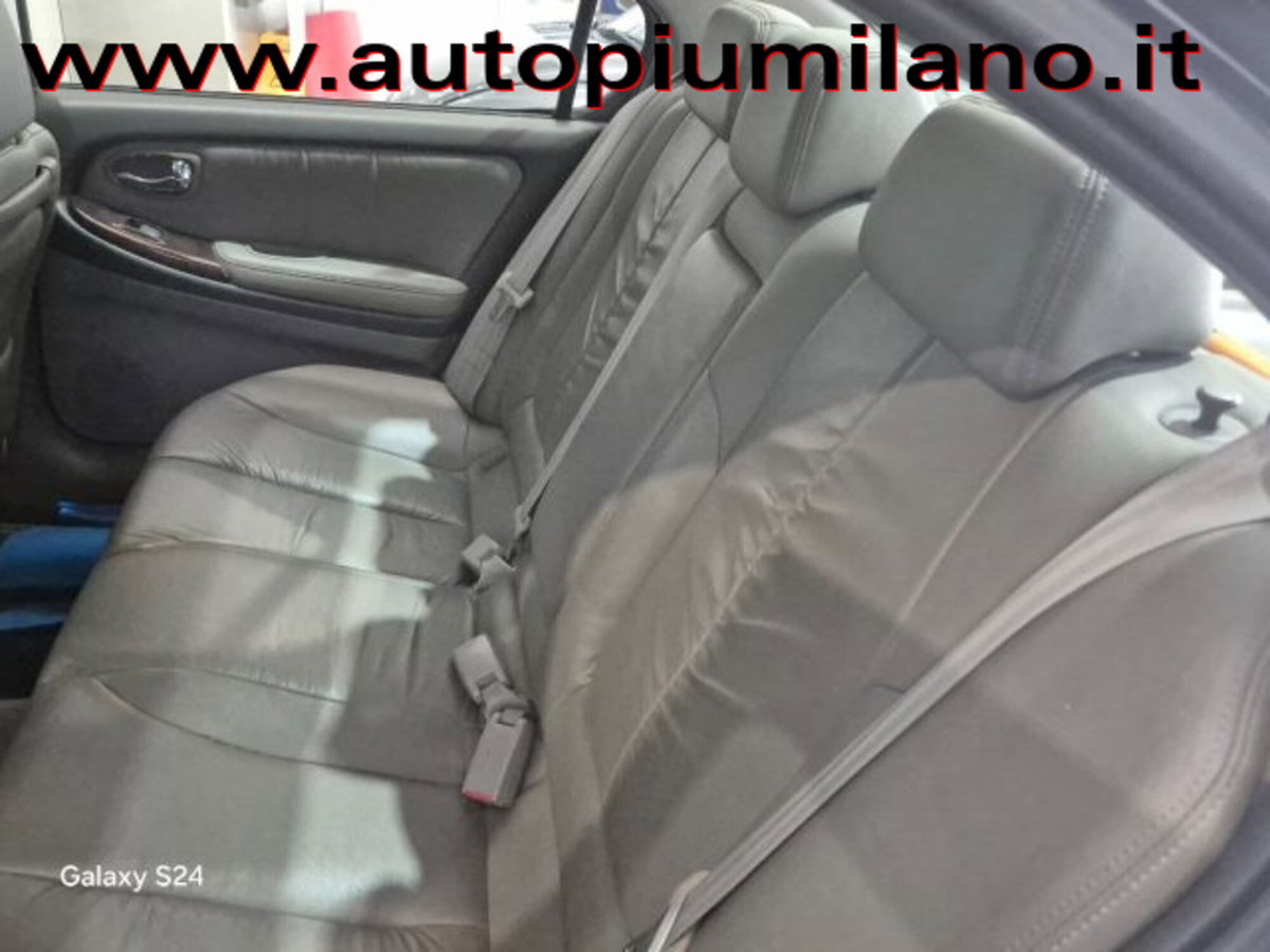 Nissan Maxima QX 2.0 V6 24V (6)
