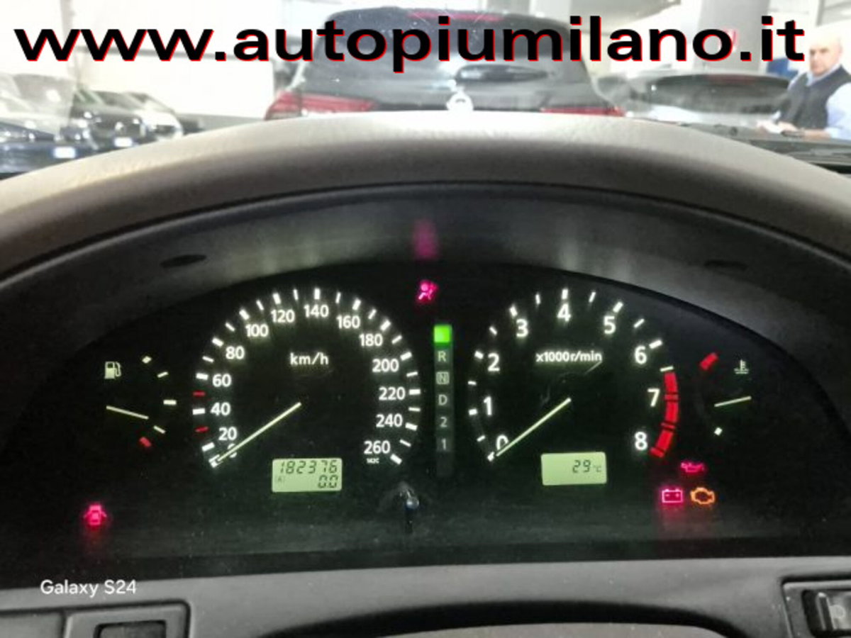 Nissan Maxima QX 2.0 V6 24V (8)