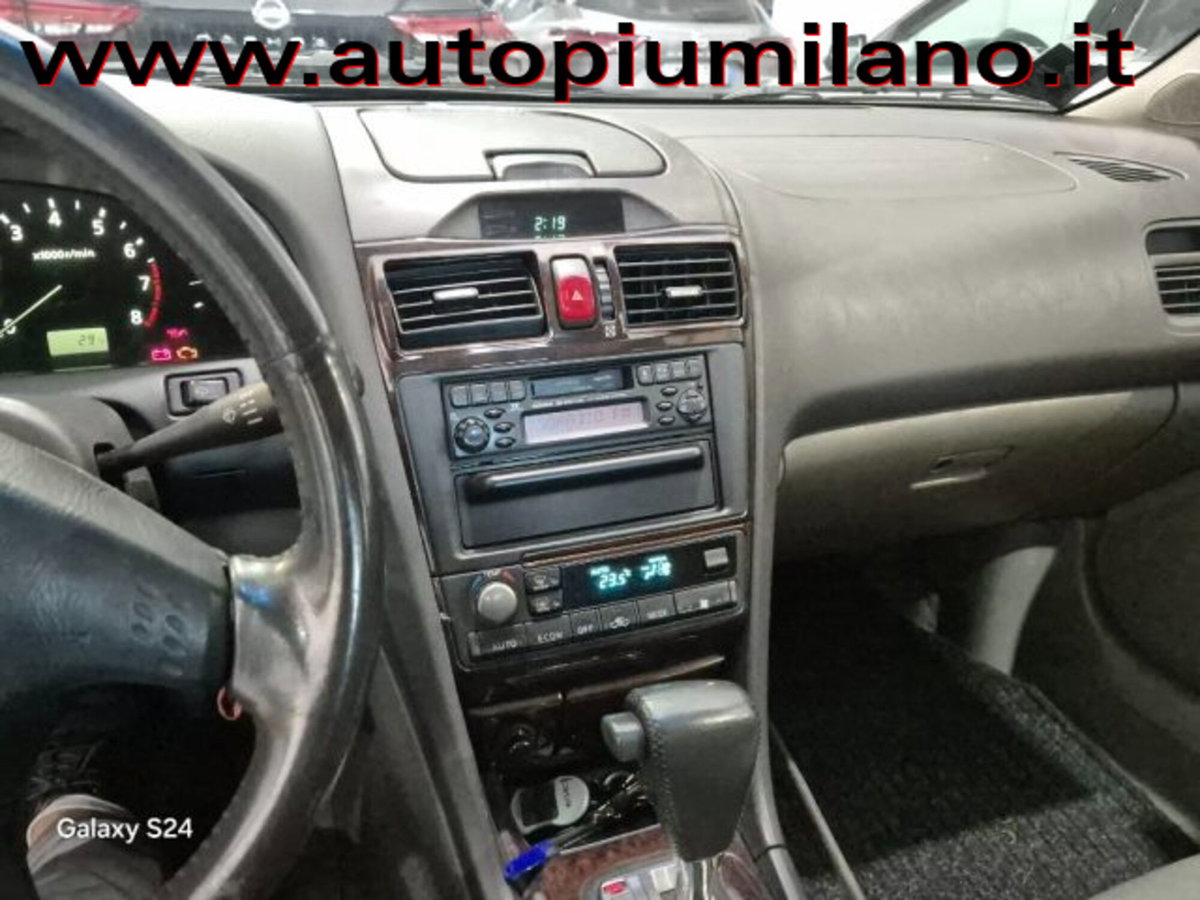 Nissan Maxima QX 2.0 V6 24V (9)