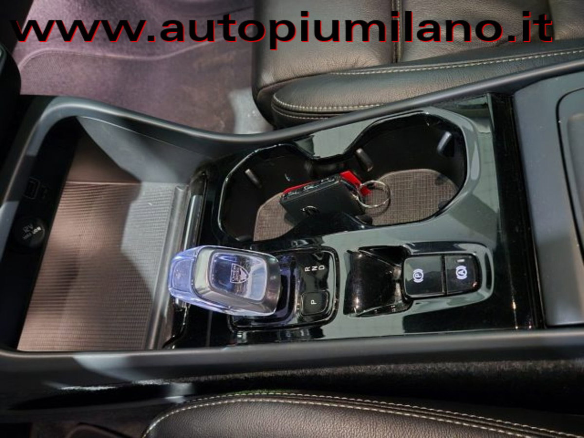 Volvo XC40 B4 AWD Geartronic Inscription (12)