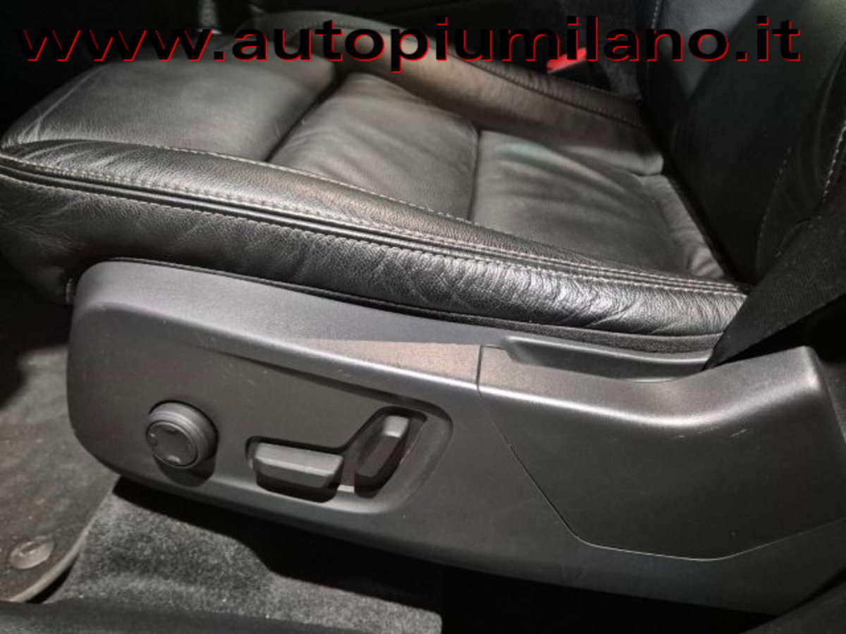 Volvo XC40 B4 AWD Geartronic Inscription (13)