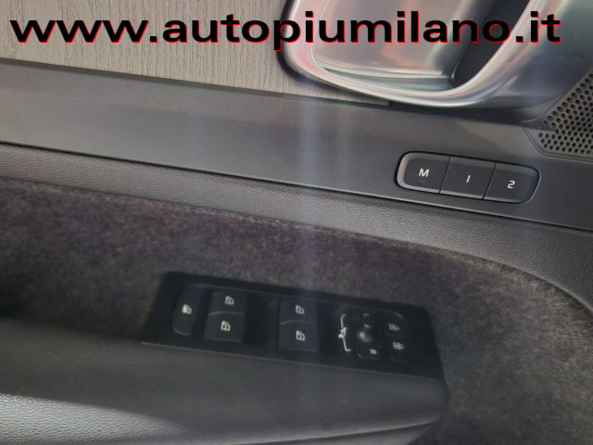 Volvo XC40 B4 AWD Geartronic Inscription (15)