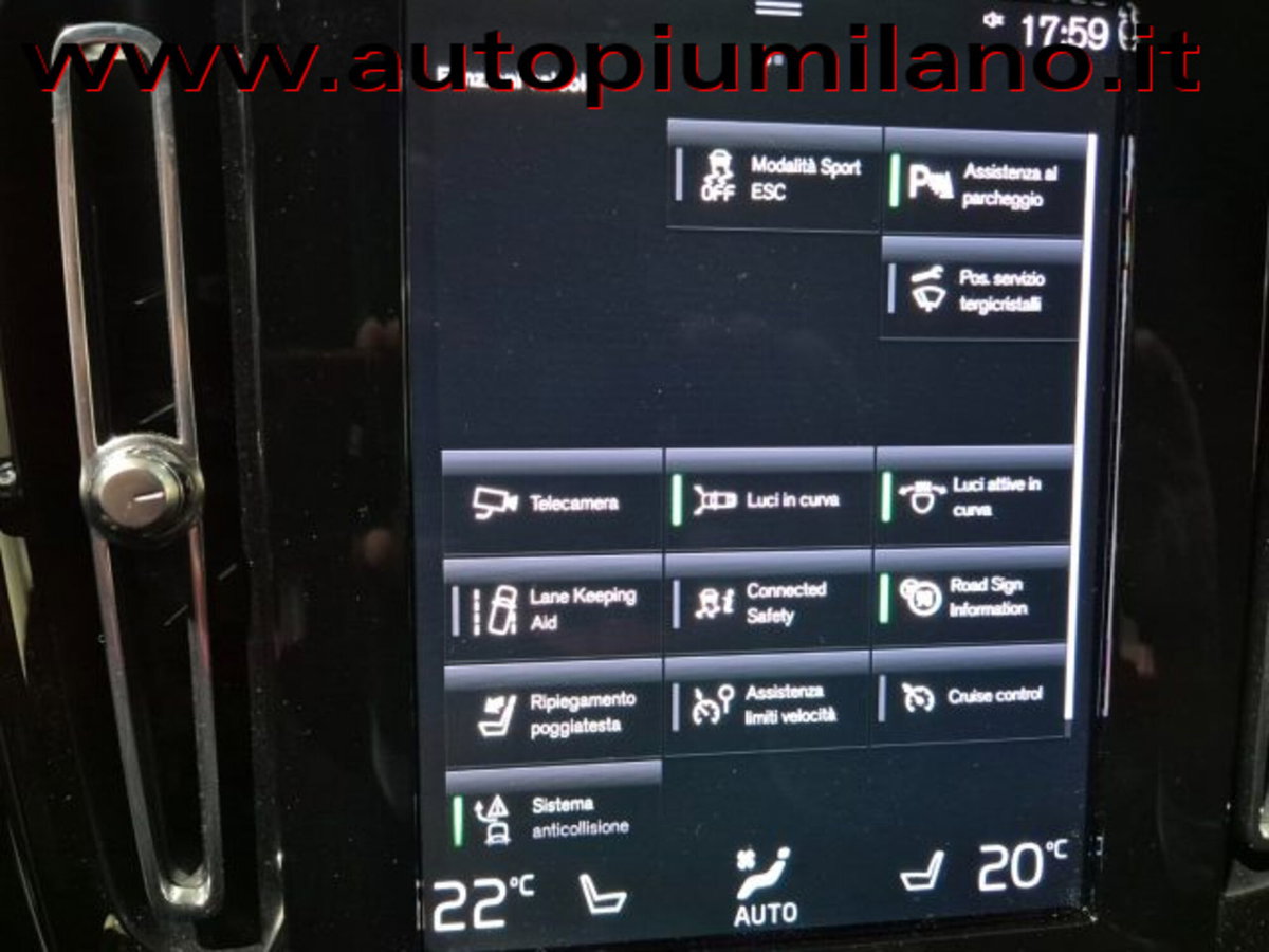 Volvo XC40 B4 AWD Geartronic Inscription (18)