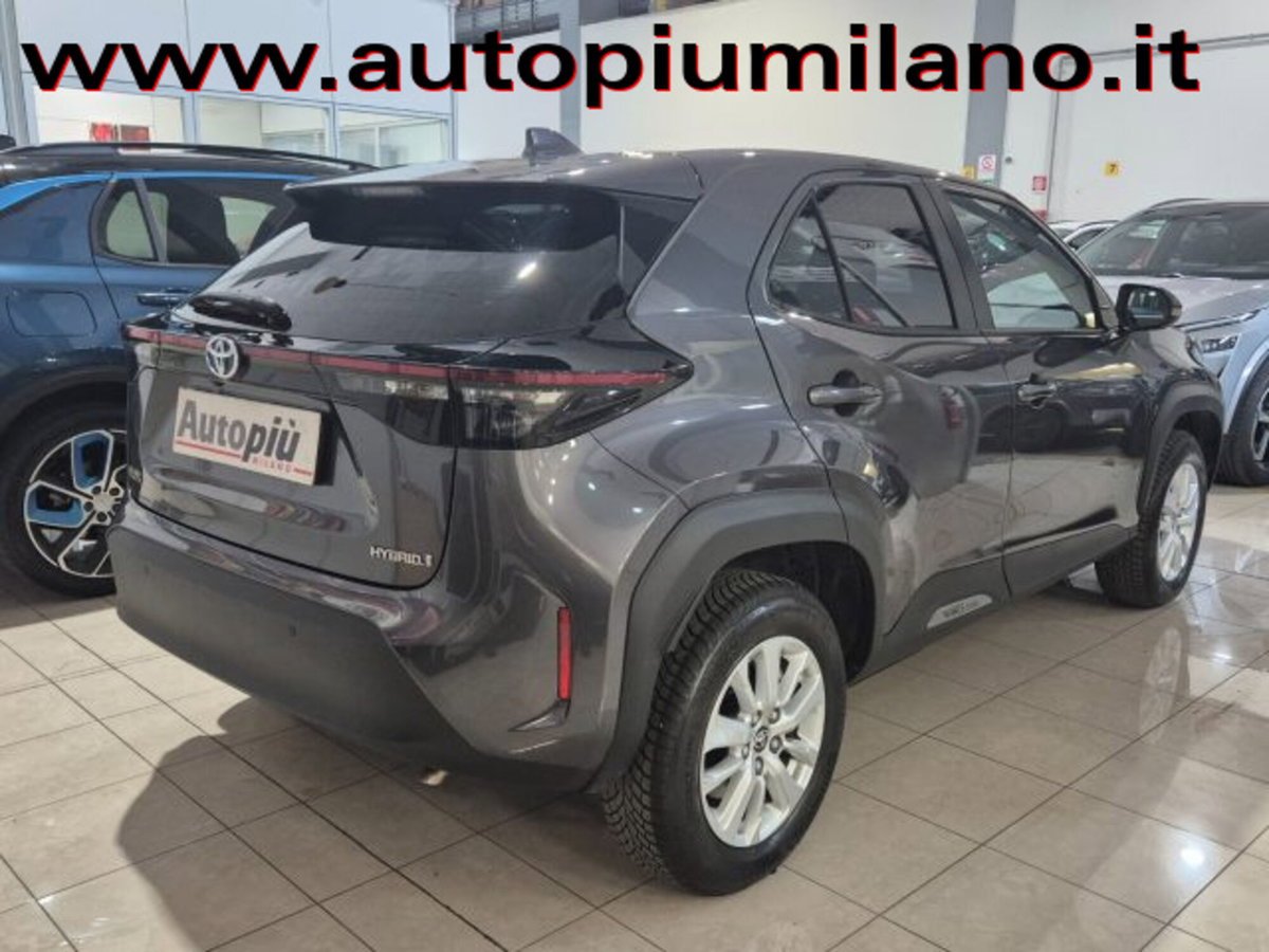 Toyota Yaris Cross 1.5h GR Sport Black Sky fwd 116cv e-cvt (2)