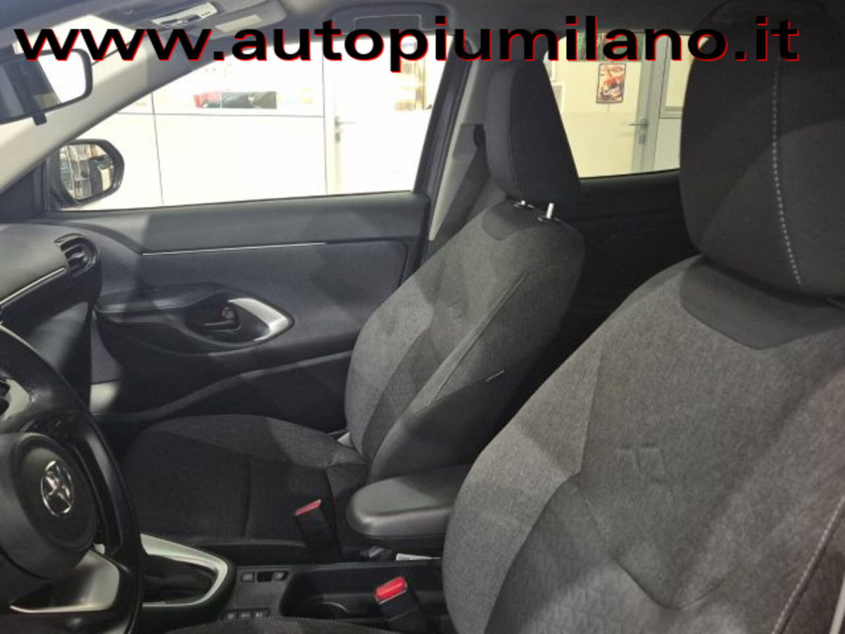 Toyota Yaris Cross 1.5h GR Sport Black Sky fwd 116cv e-cvt (9)