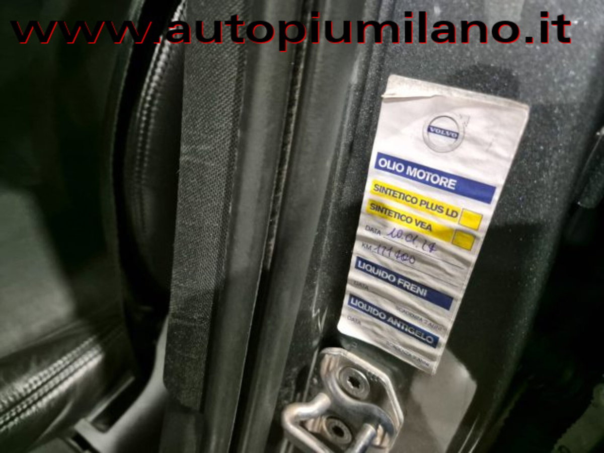 Volvo XC60 D4 AWD Geartronic Business (16)