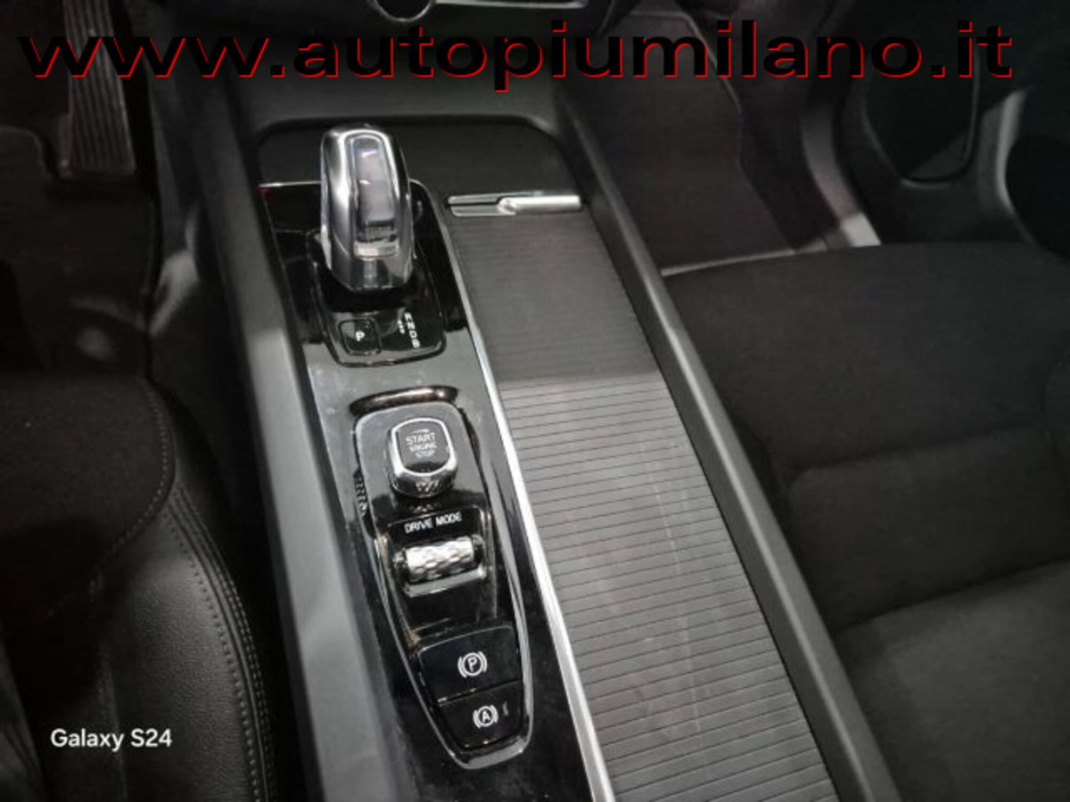 Volvo XC60 T8 Twin Engine AWD Geartronic Inscription (20)