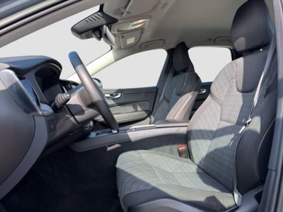 Volvo XC60 B4 automatico Core (9)