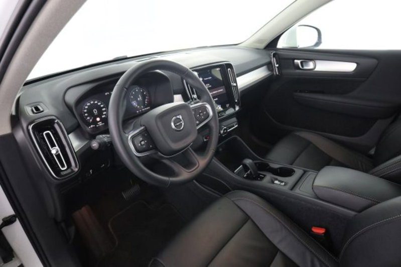 Volvo XC40 T2 Geartronic Momentum Pro