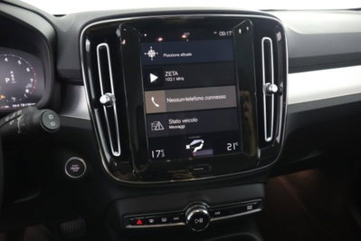 Volvo XC40 T2 Geartronic Momentum Pro (11)