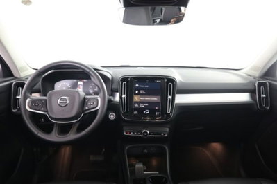 Volvo XC40 T2 Geartronic Momentum Pro (4)