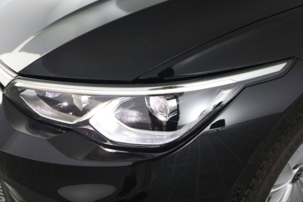 Volkswagen Golf Variant 2.0 TDI SCR DSG Life (9)