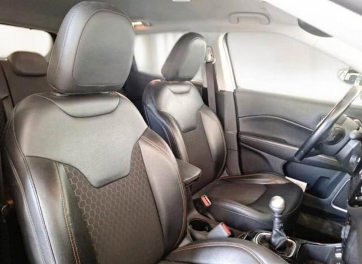 Jeep Compass 1.6 Multijet II 2WD Limited (8)