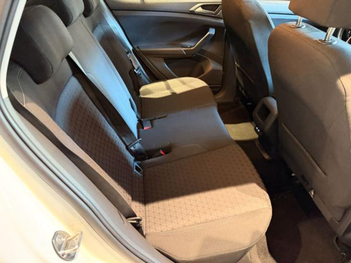 Volkswagen T-Cross 1.0 TSI 110 CV DSG Style (11)