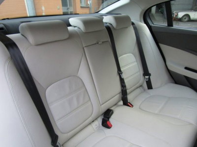 Jaguar XE 2.0 D Turbo 180 CV AWD aut. Prestige (15)