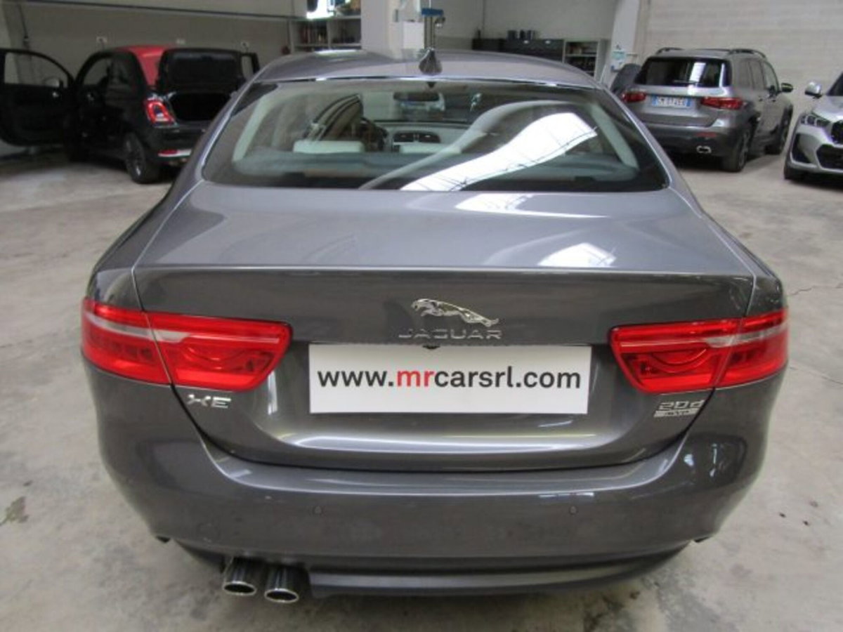 Jaguar XE 2.0 D Turbo 180 CV AWD aut. Prestige (6)