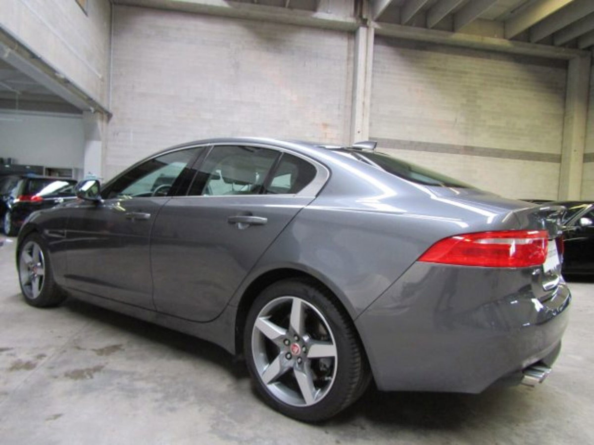 Jaguar XE 2.0 D Turbo 180 CV AWD aut. Prestige (7)