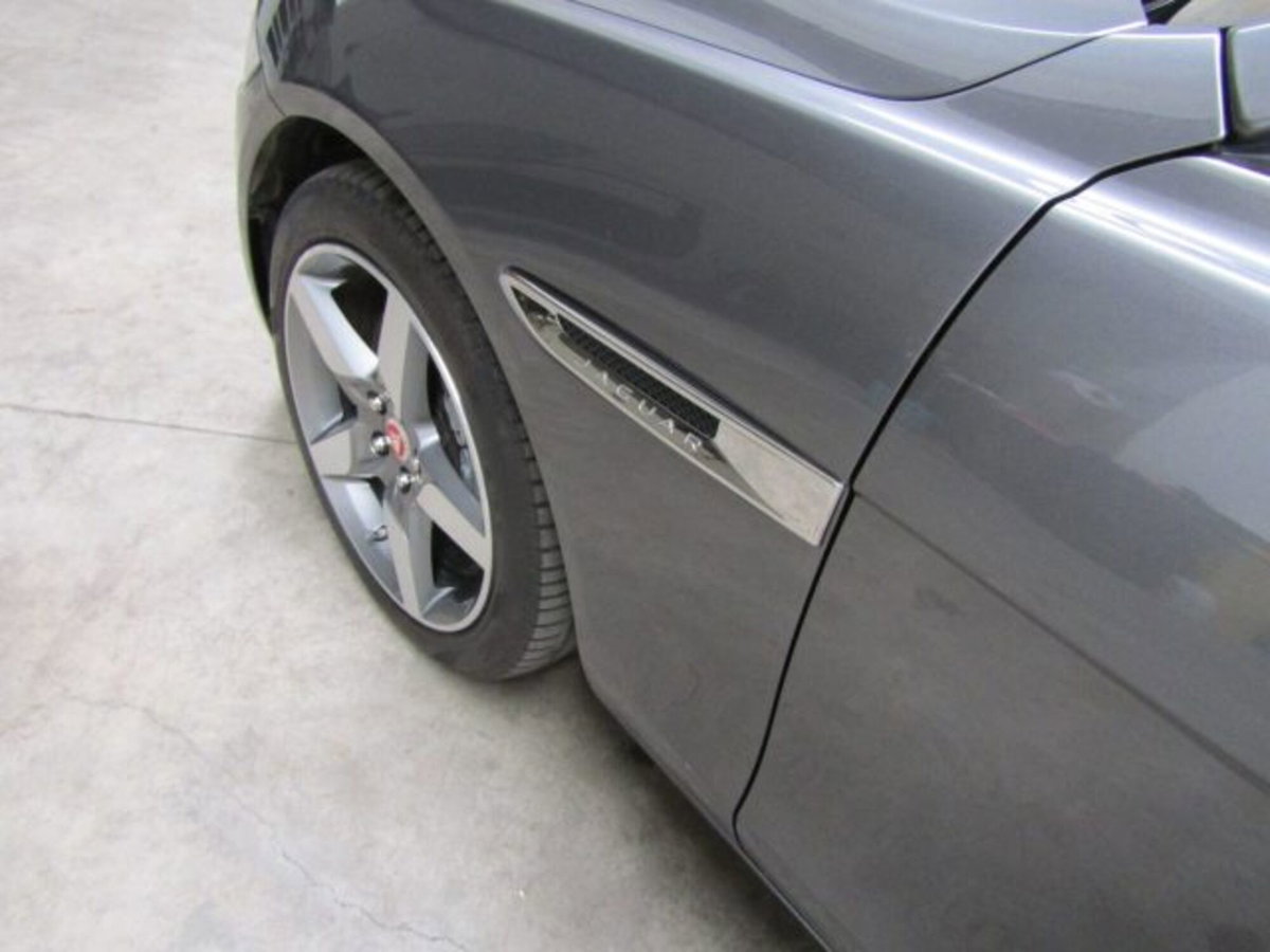 Jaguar XE 2.0 D Turbo 180 CV AWD aut. Prestige (8)