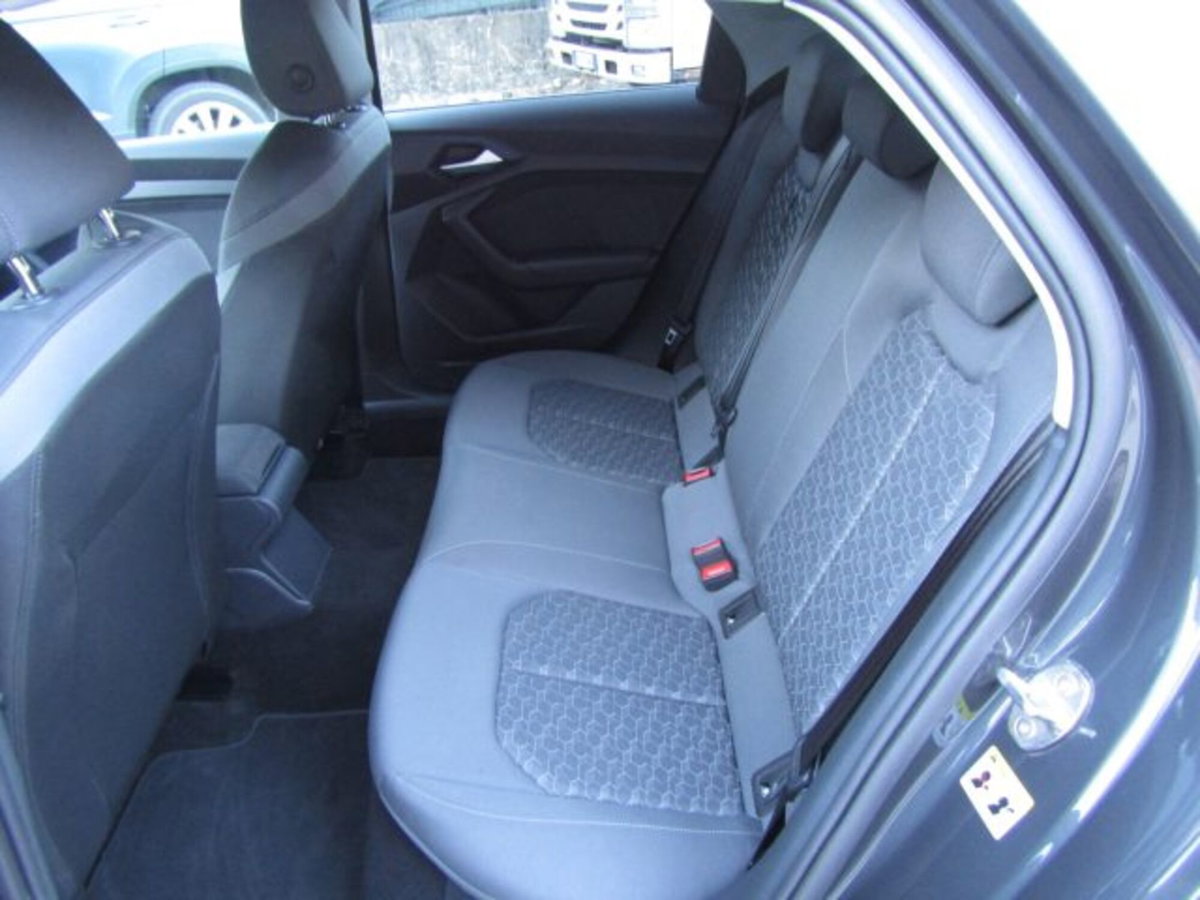 Audi A1 Sportback Sportback 25 1.0 tfsi Business (12)