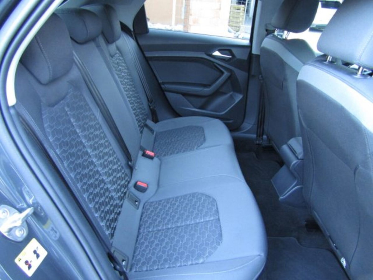 Audi A1 Sportback Sportback 25 1.0 tfsi Business (14)