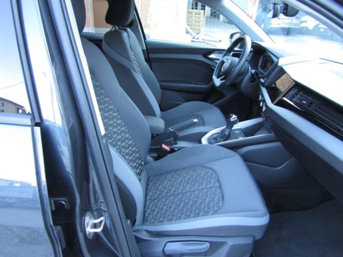 Audi A1 Sportback Sportback 25 1.0 tfsi Business (16)