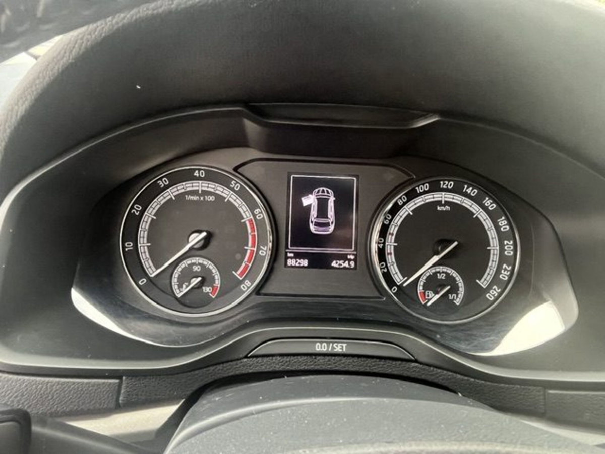 Skoda Karoq 1.0 TSI 110 CV Executive (13)