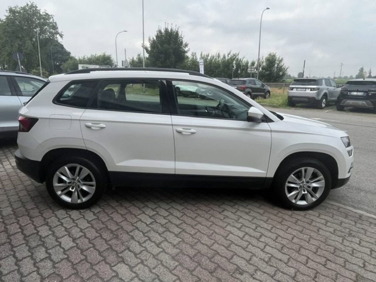 Skoda Karoq 1.0 TSI 110 CV Executive (3)