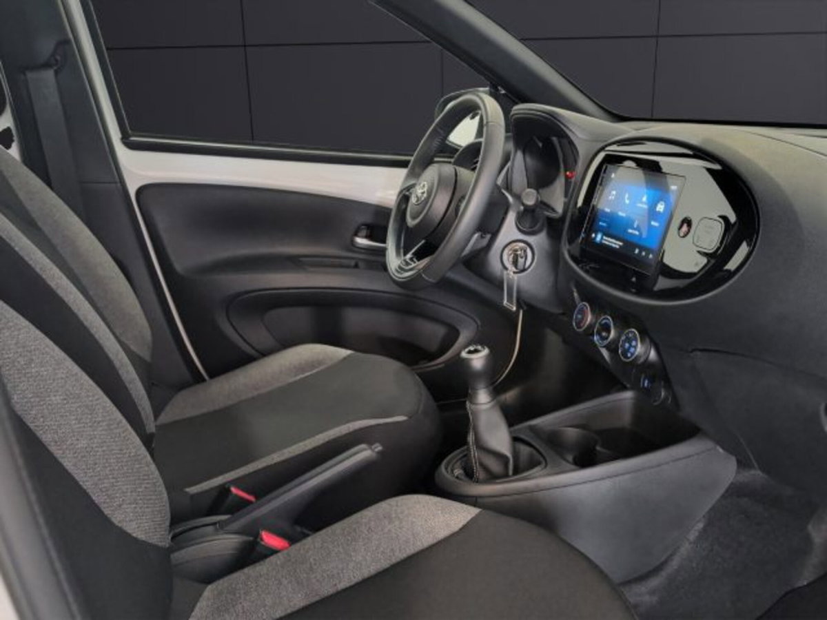 Toyota Aygo X 1.0 VVT-i 72 CV 5 porte Limited Air (17)