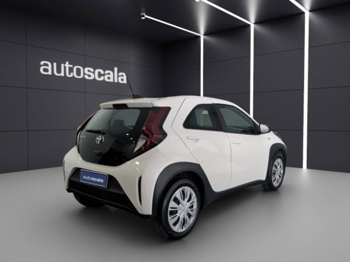 Toyota Aygo X 1.0 VVT-i 72 CV 5 porte Limited Air (5)