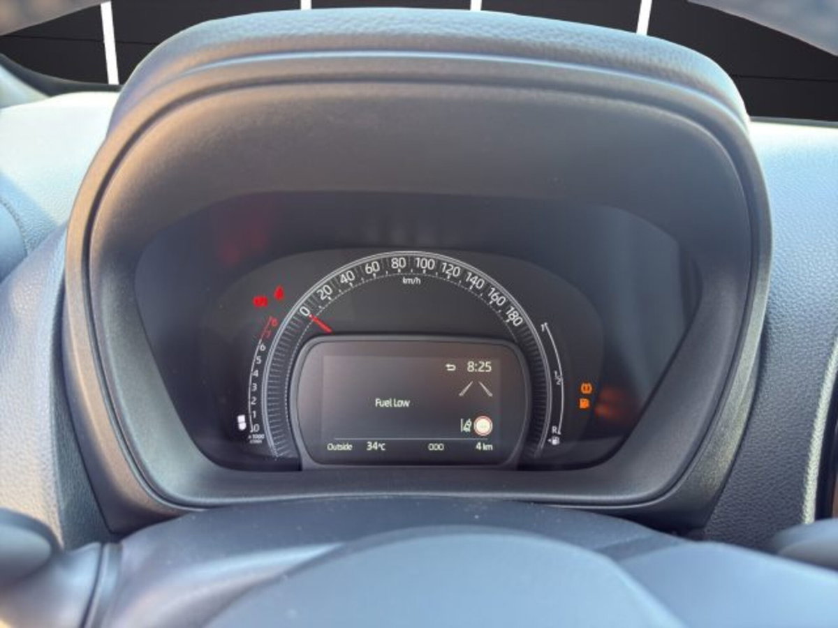 Toyota Aygo X 1.0 VVT-i 72 CV 5 porte Limited Air (11)