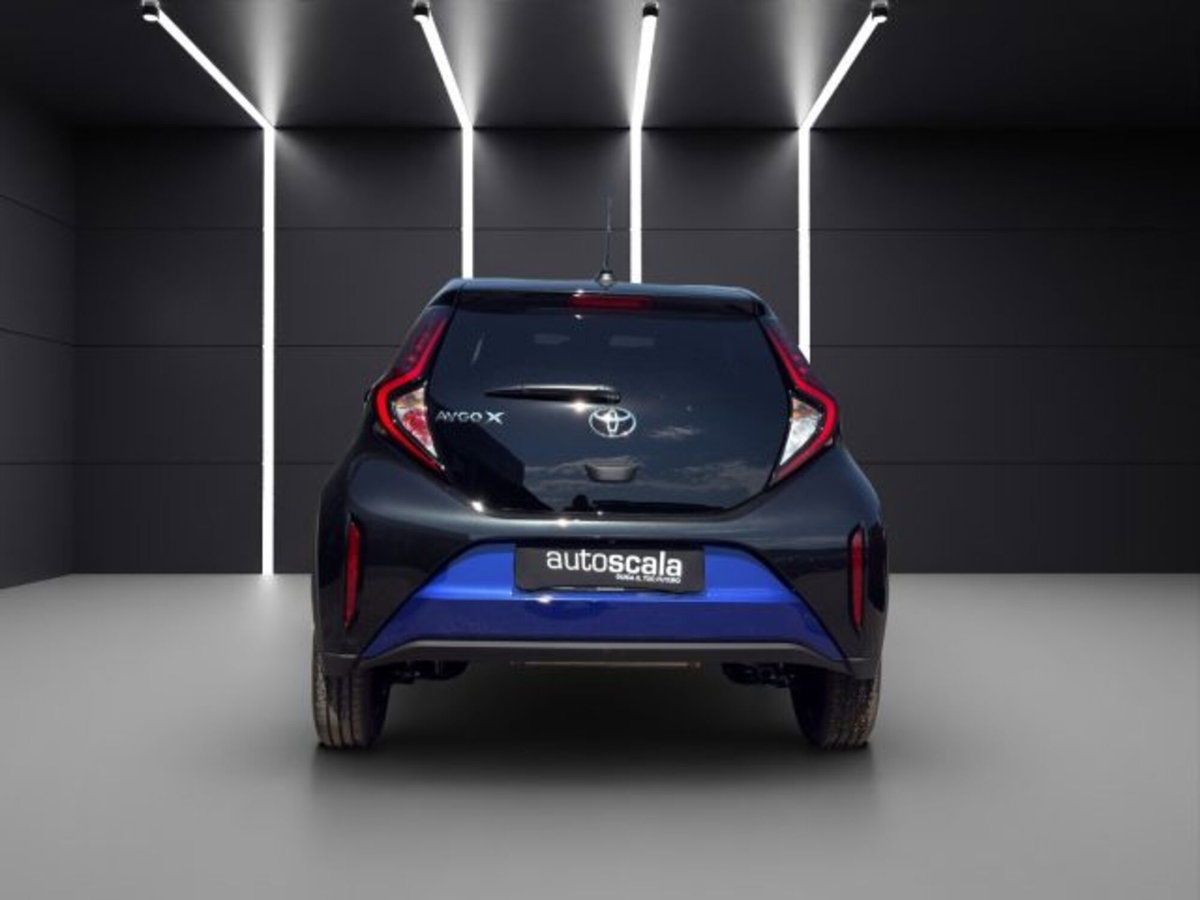 Toyota Aygo X 1.0 VVT-i 72 CV 5 porte Limited Air (4)