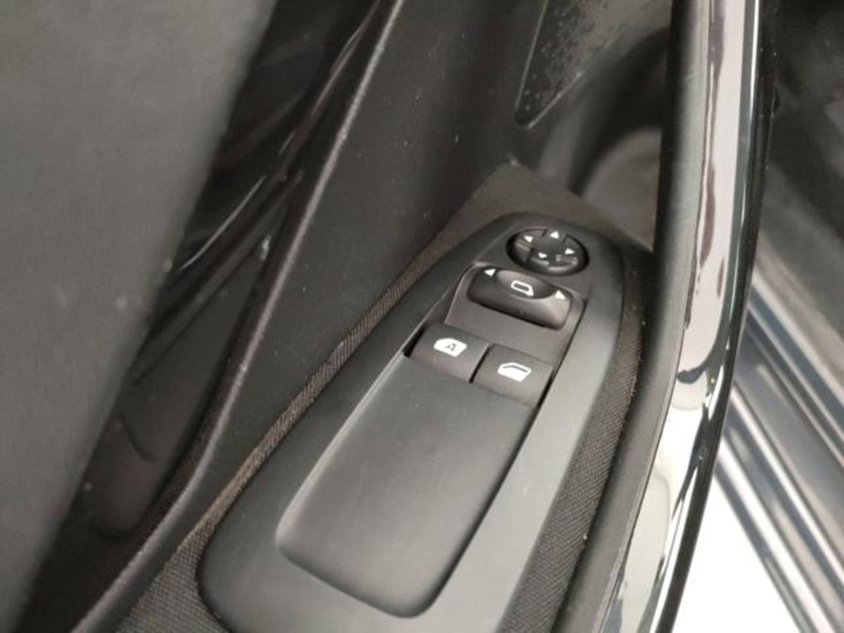 Peugeot 208 68 5 porte Active (14)