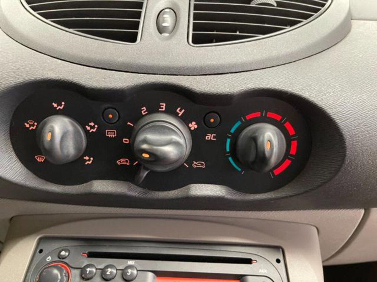 Renault Twingo 1.2 16V LEV Dynamique (19)