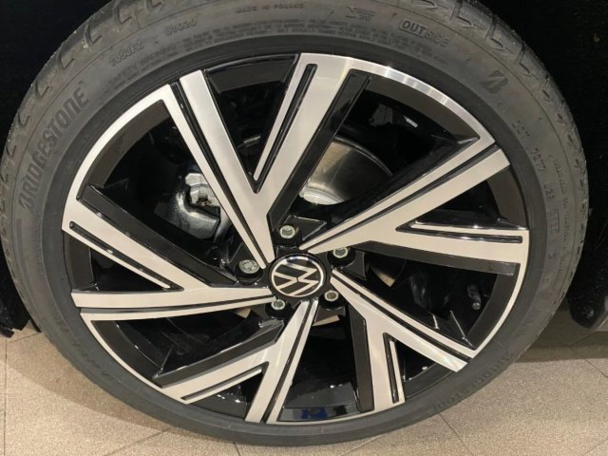 Volkswagen Golf 1.5 eTSI 150 CV EVO ACT DSG Style (10)